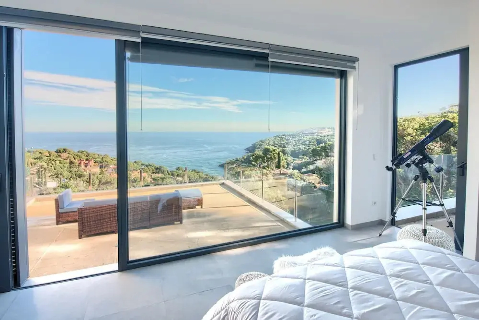 6 bedroom villa with sea views & pool in Sa Riera, Begur (H34)