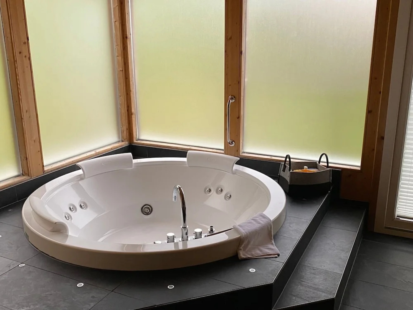 Luxury Chalet in Klippitztörl With Ski Storage