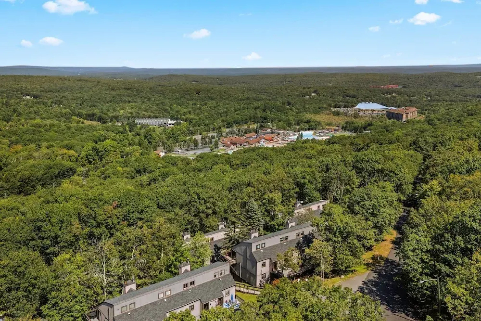 Slopeside Escape by Avantstay Walk to Ski Lifts Arcade Games Shuffleboard