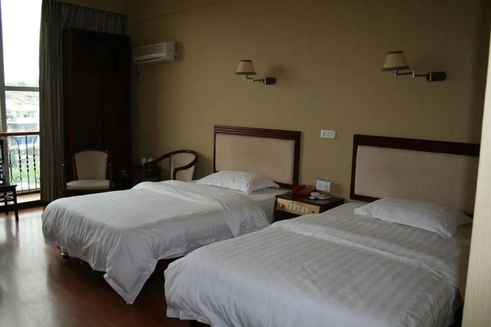 Ezhou Wuchang Fish Business Hotel