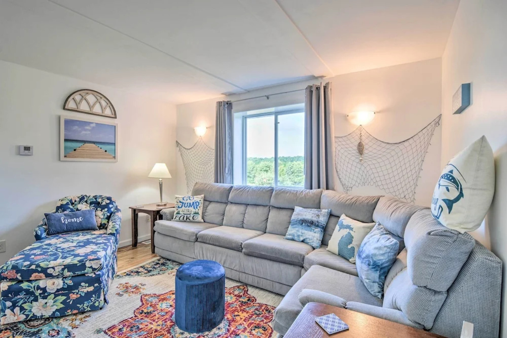 3 Mi to Lake Michigan: The Country Cottage