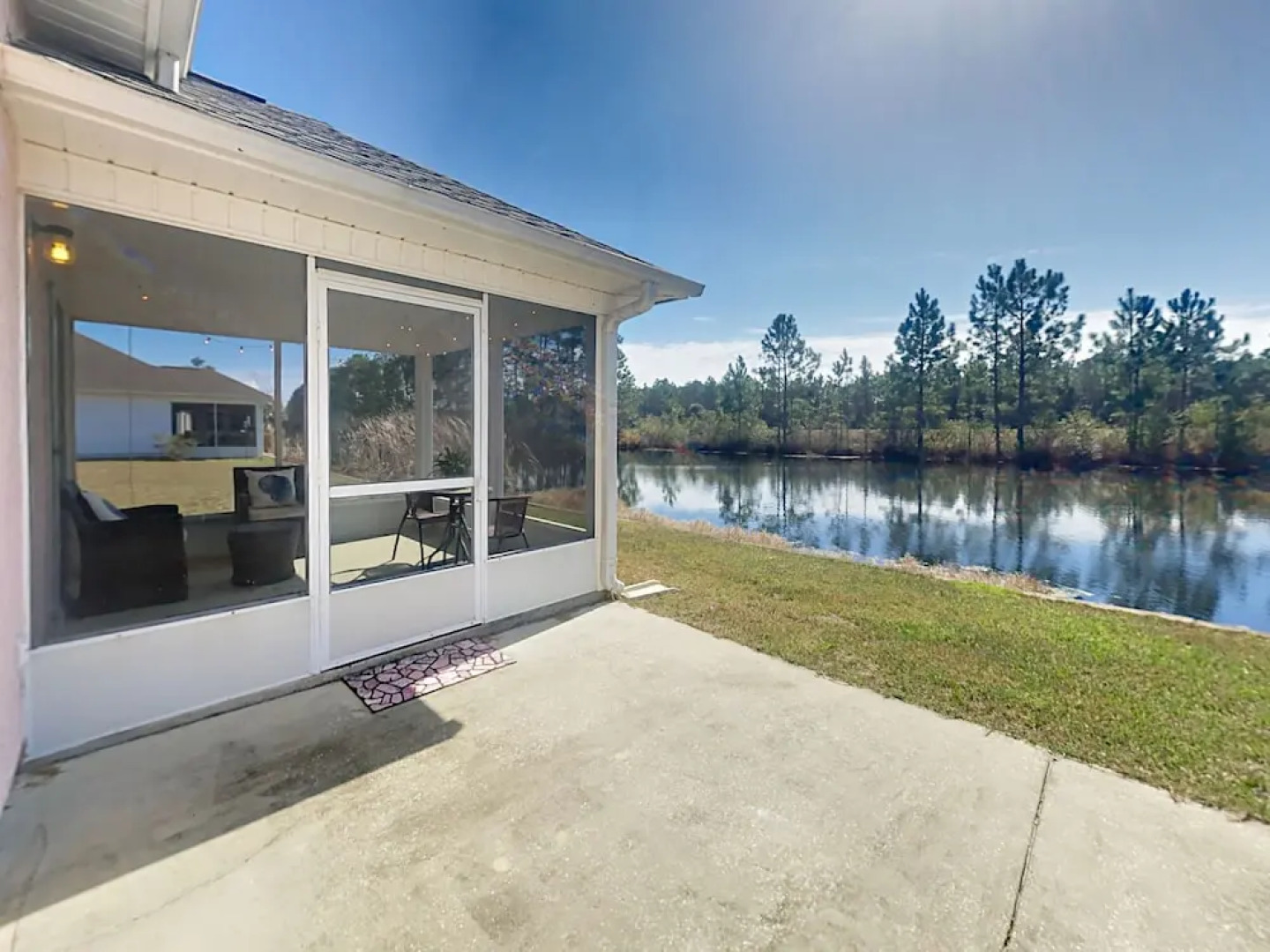 6703 Harbour Blvd Home 3 Bedrooms 2 Bathrooms Home