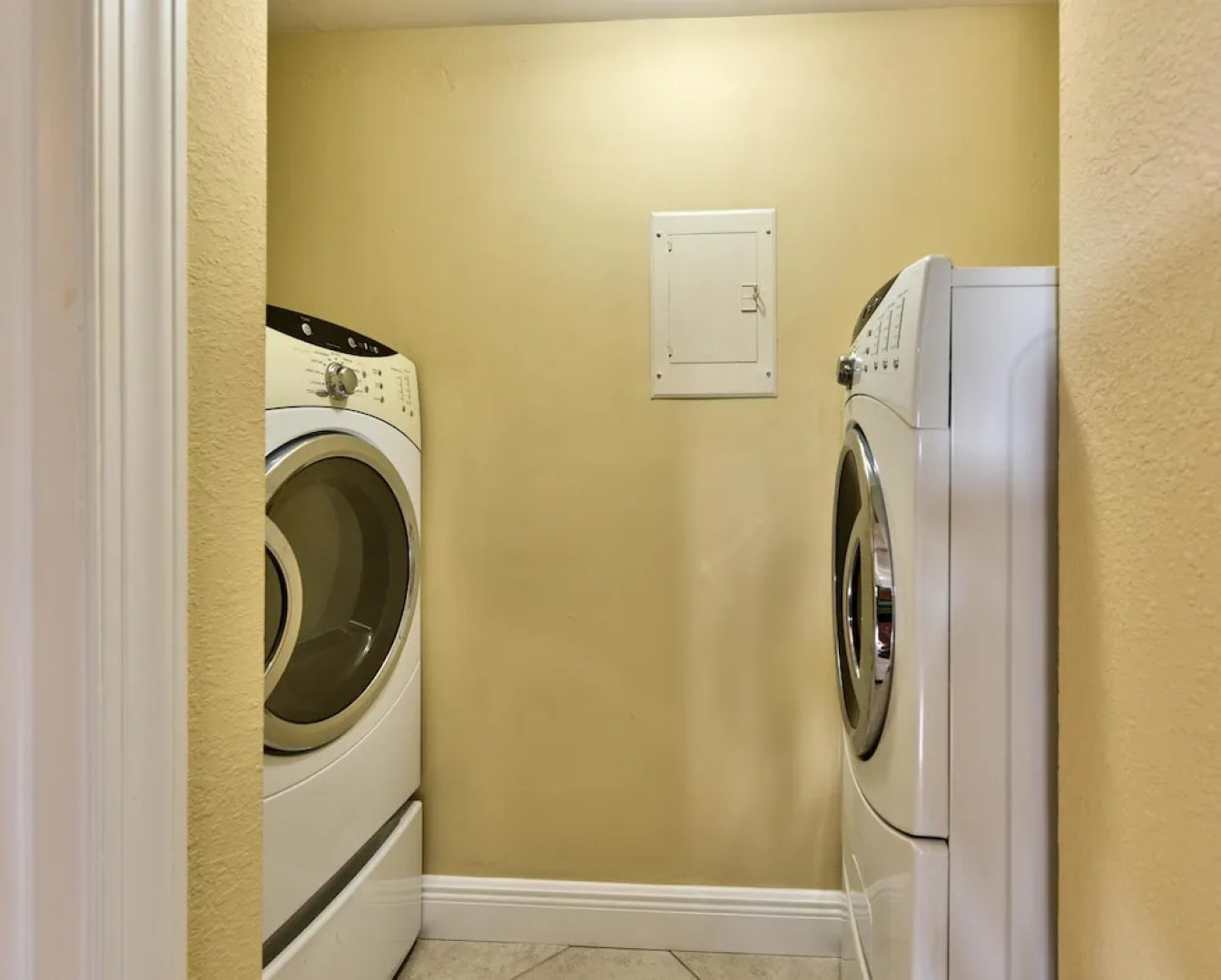 Capri Golf Condo 2 Bedroom Home by NFVH