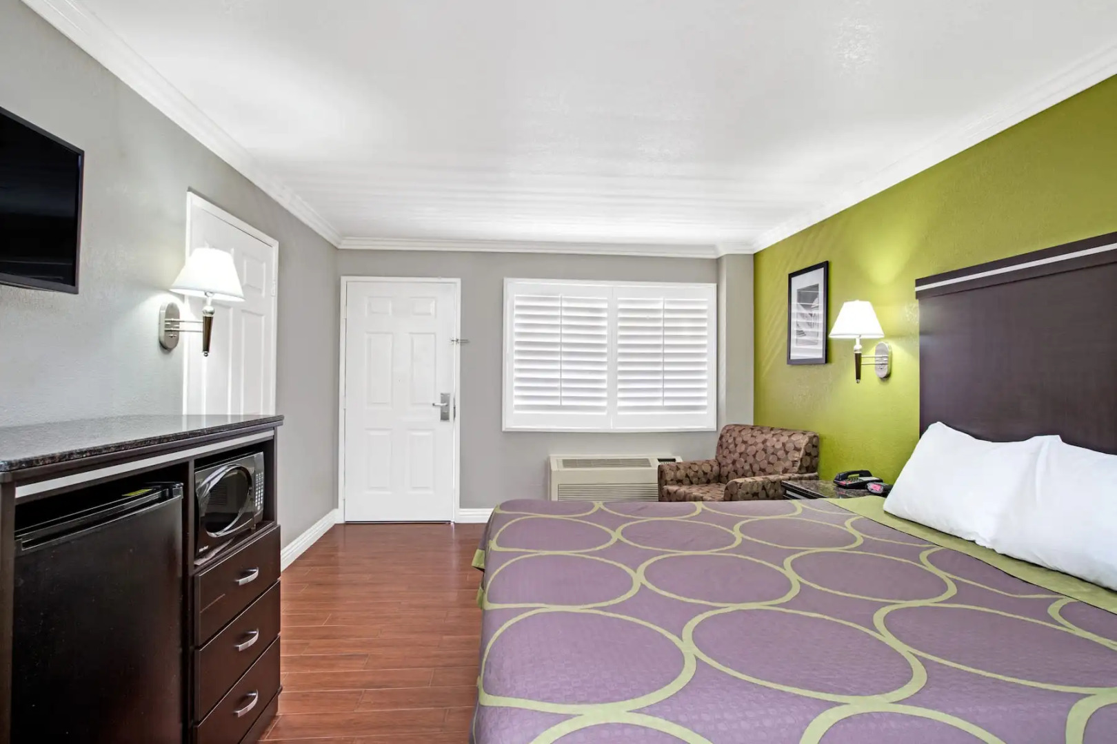 Elev8 Hotel Los Angeles LAX