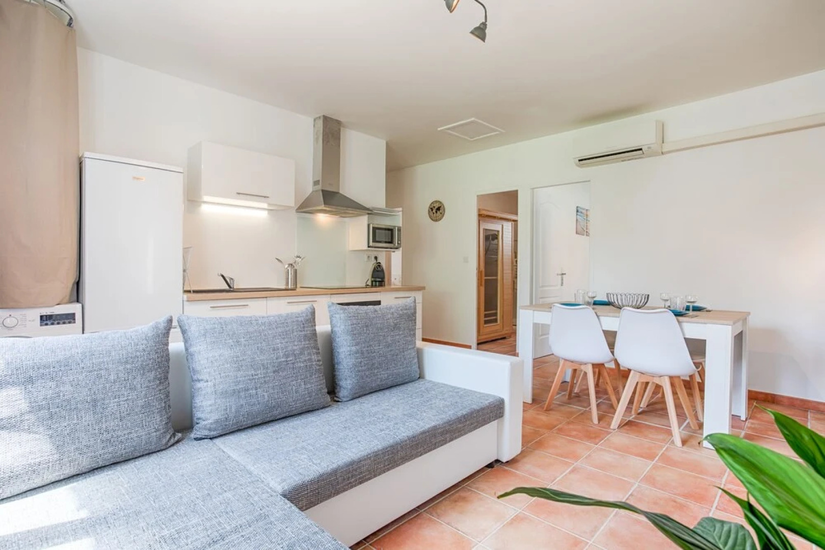 Relax piscine pétanque sauna jardin