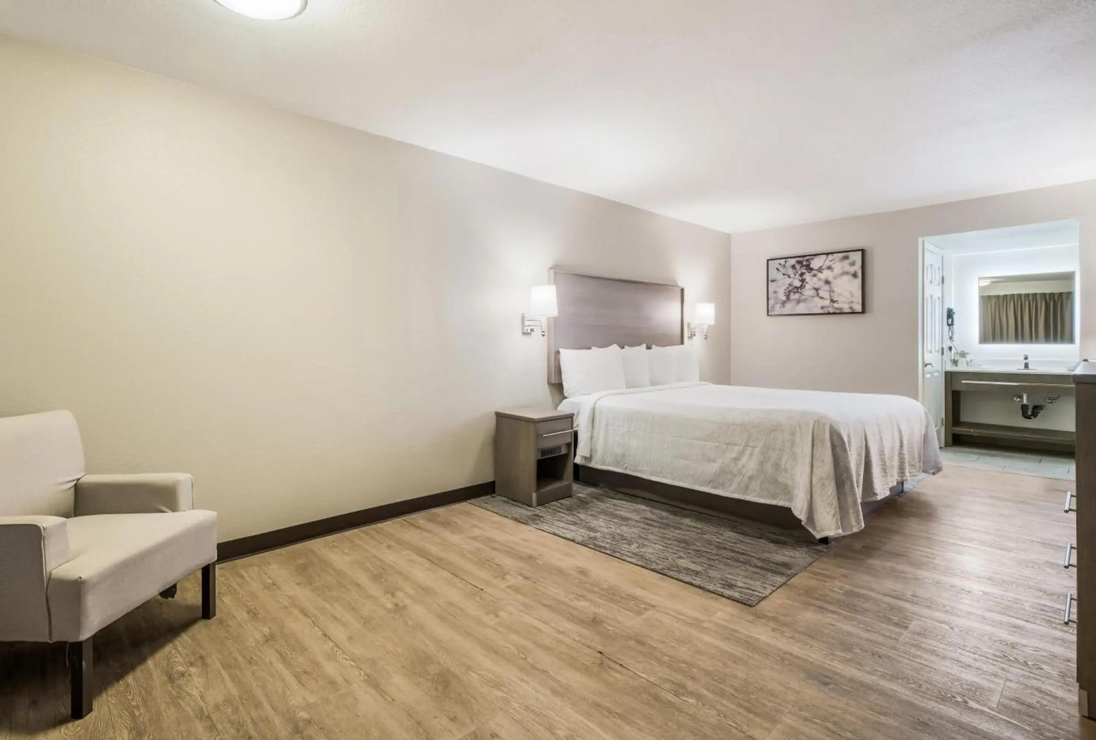 Red Roof PLUS+ Chula Vista