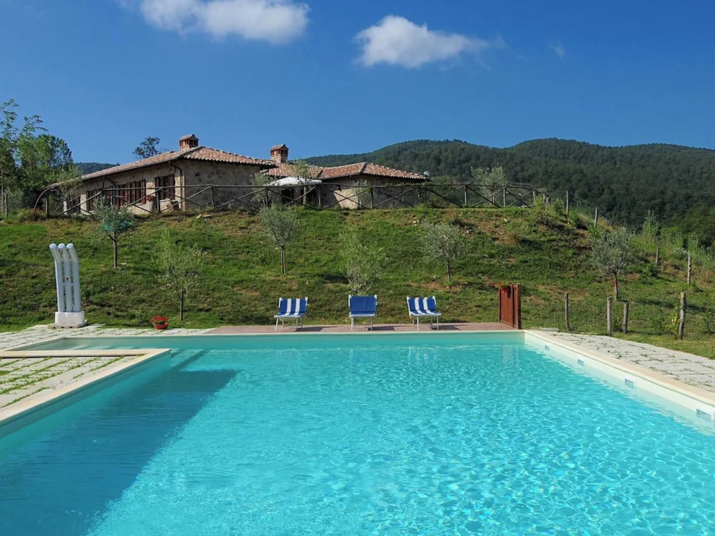 Farmhouse Near Lake Trasimeno With Pool