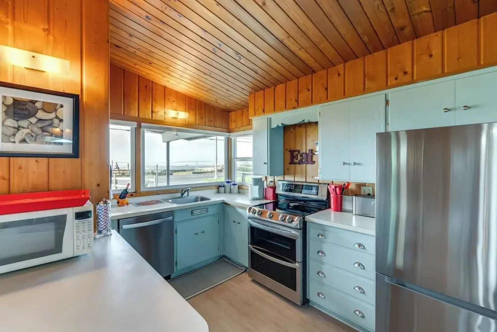 Bayfront Retreat w/ Private Beach in Birch Bay