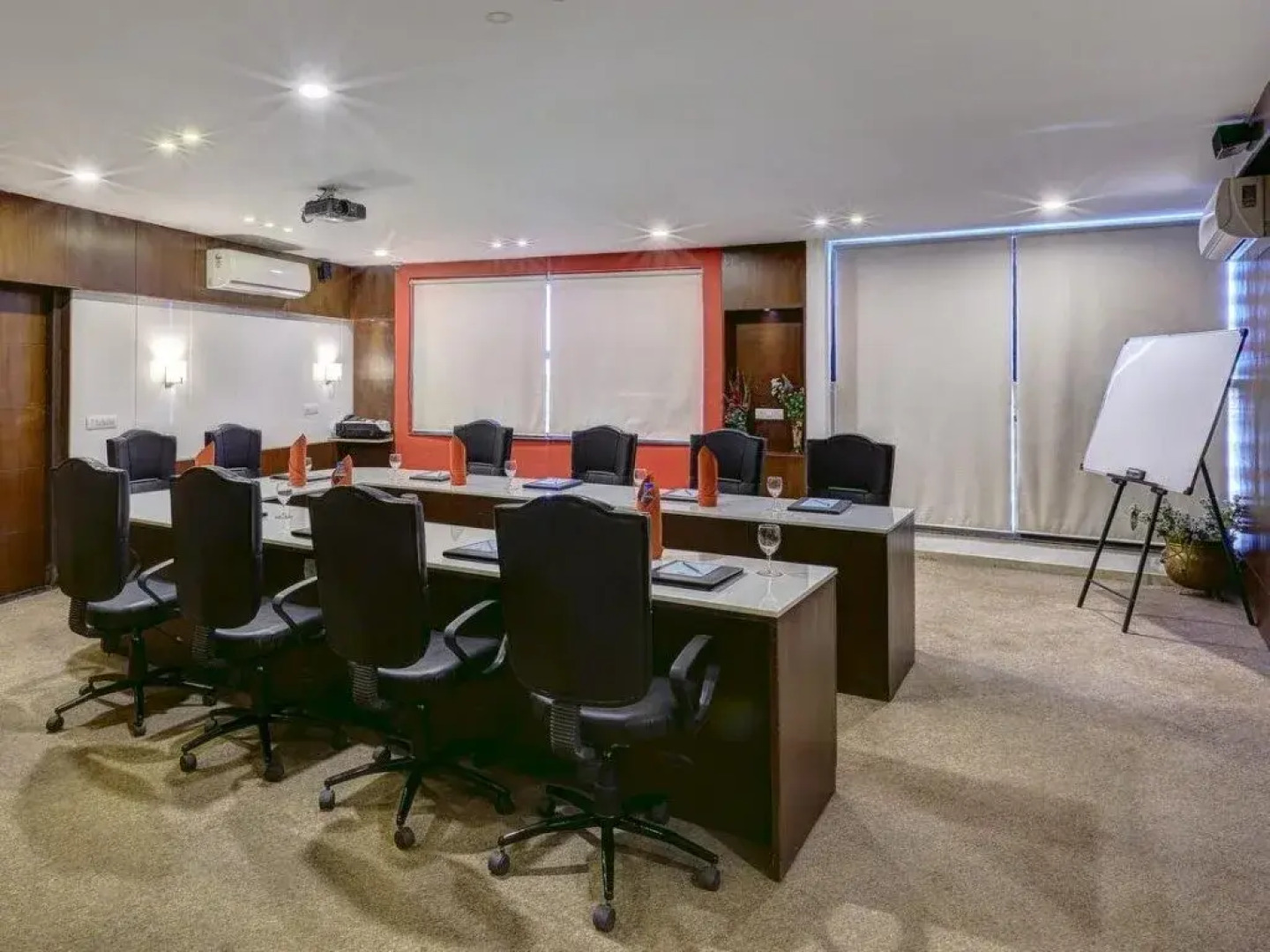 TGB Express Hotel - Nadiad