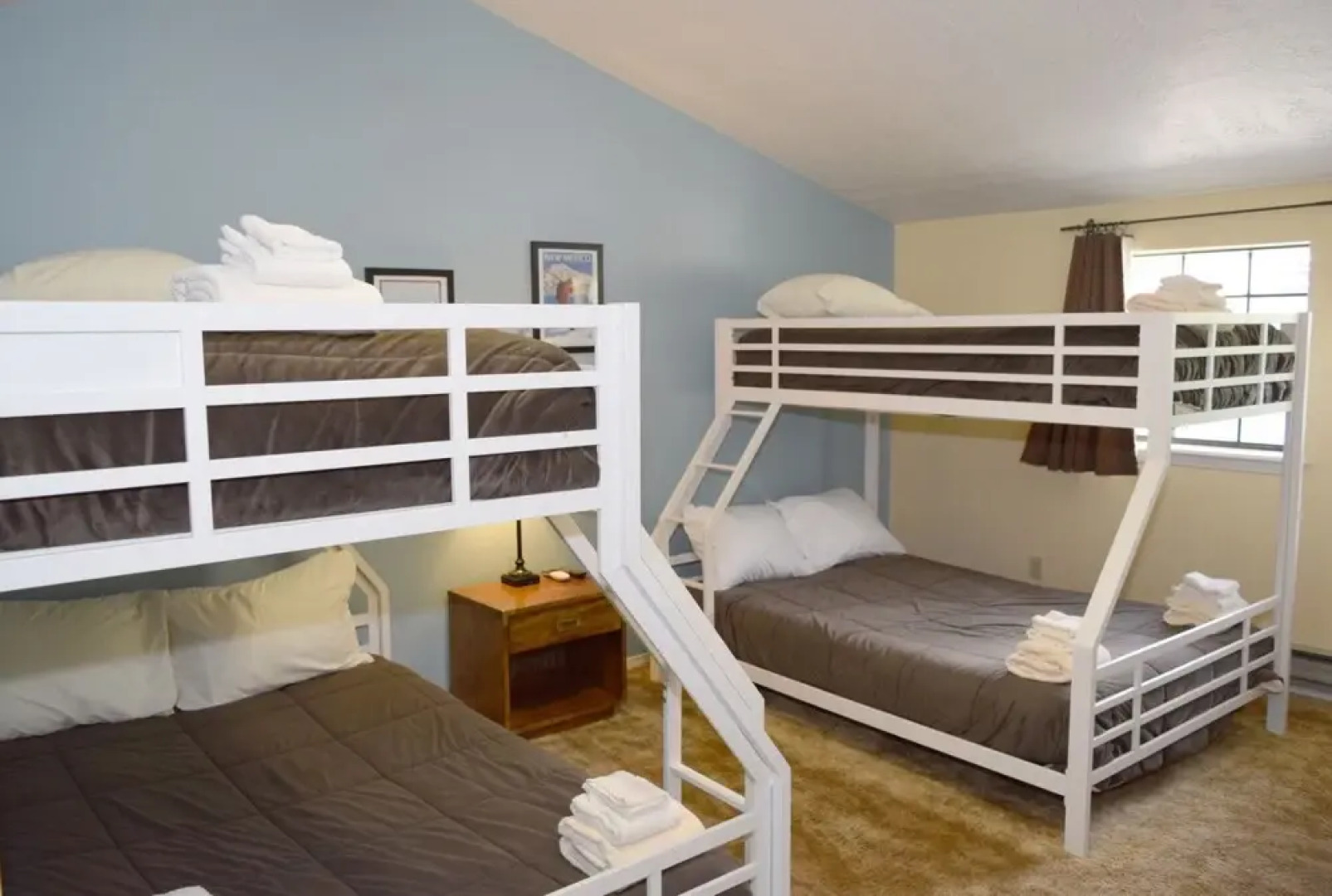 Claim_jumper_townhouse_19