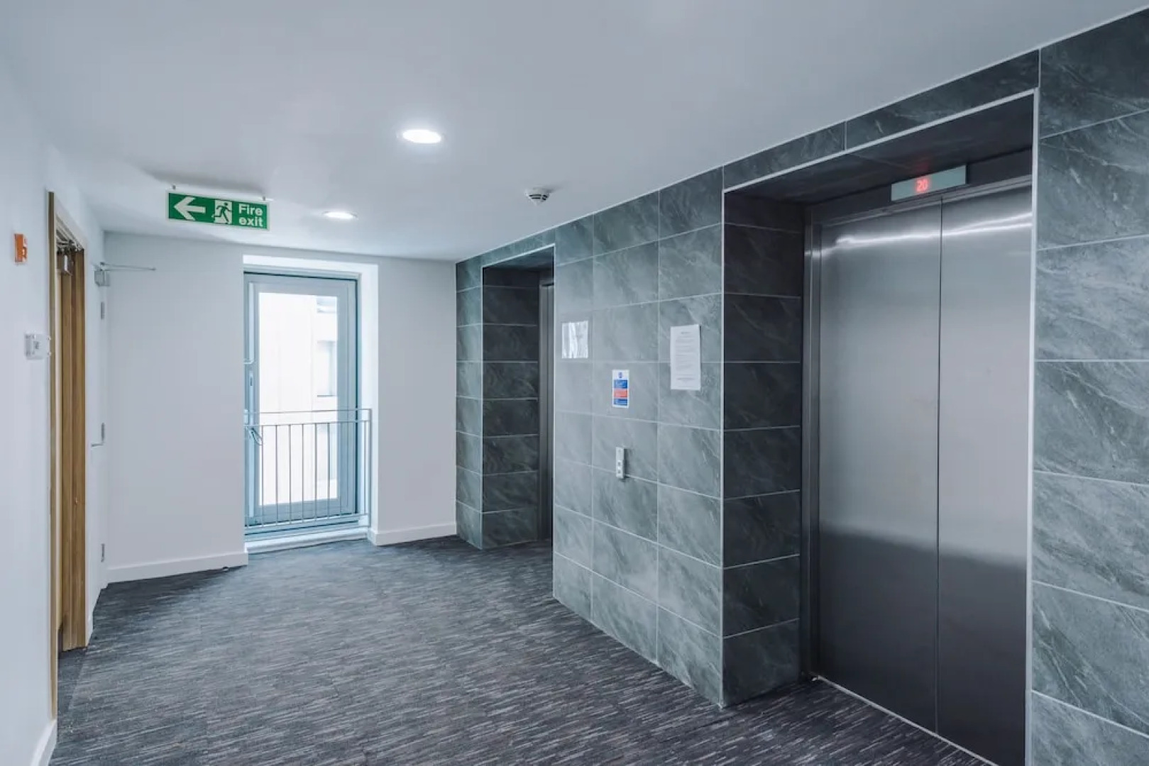 Contemporary 1 Bed Apartment Media City