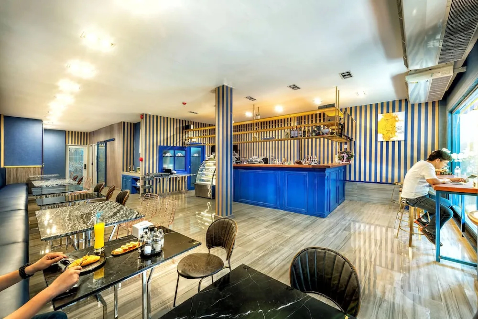 Happy Station Bangkok