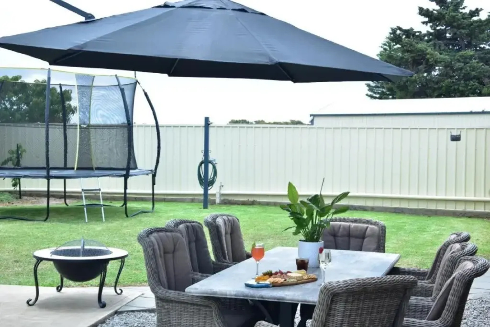 Stan Breeze: Elegant Family Retreat