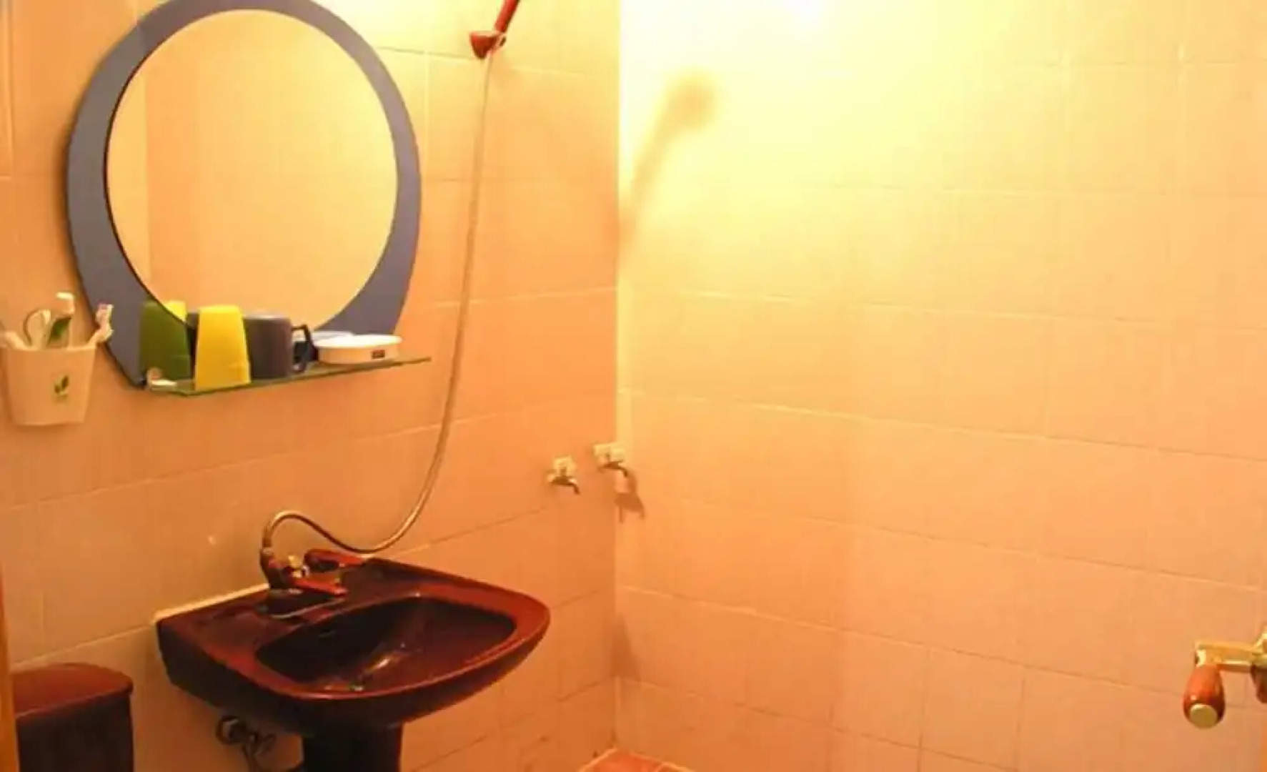 White House on the Hill HayanZip