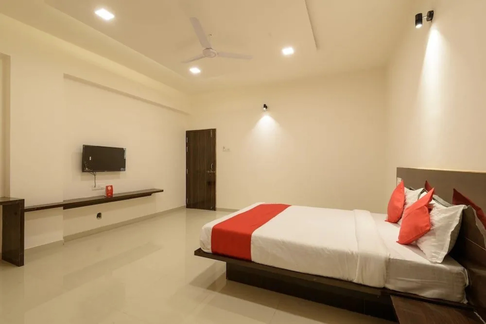 OYO 22964 Kundan Lawns