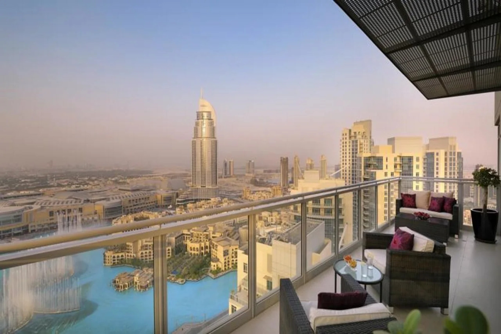 Отель Ramada by Wyndham Downtown Dubai