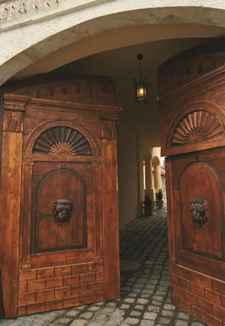 Oroszlános Borvendéglő és Borhotel