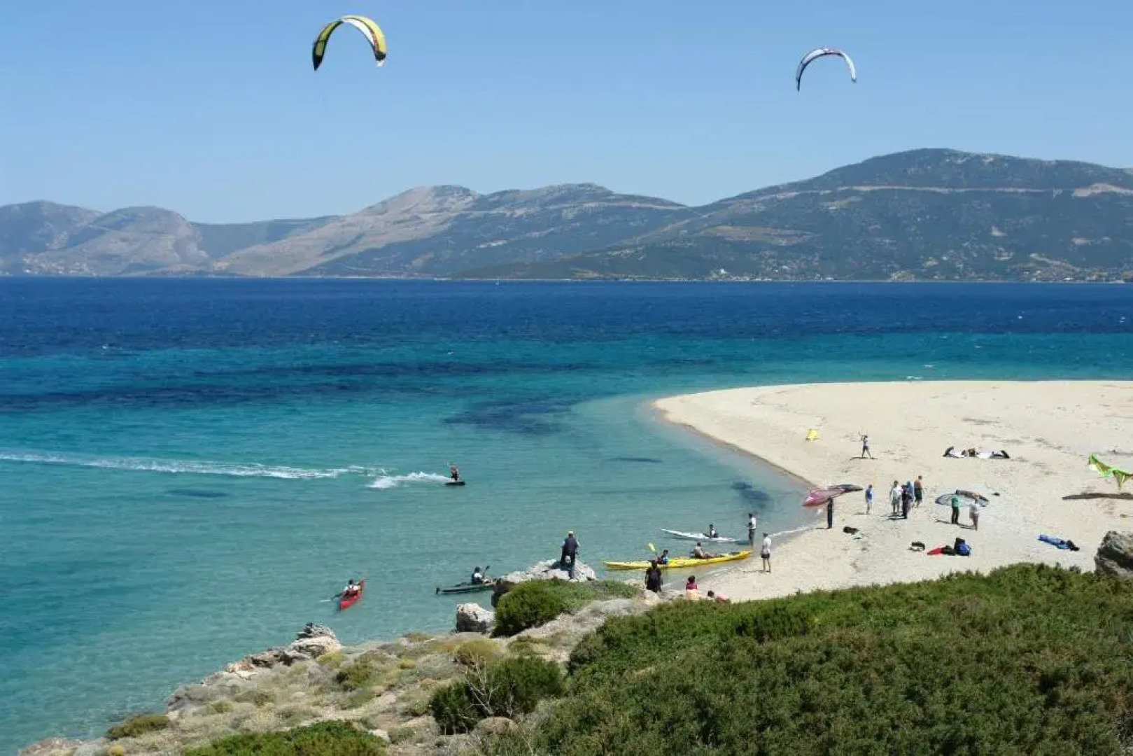 Avantis Suites Hotel