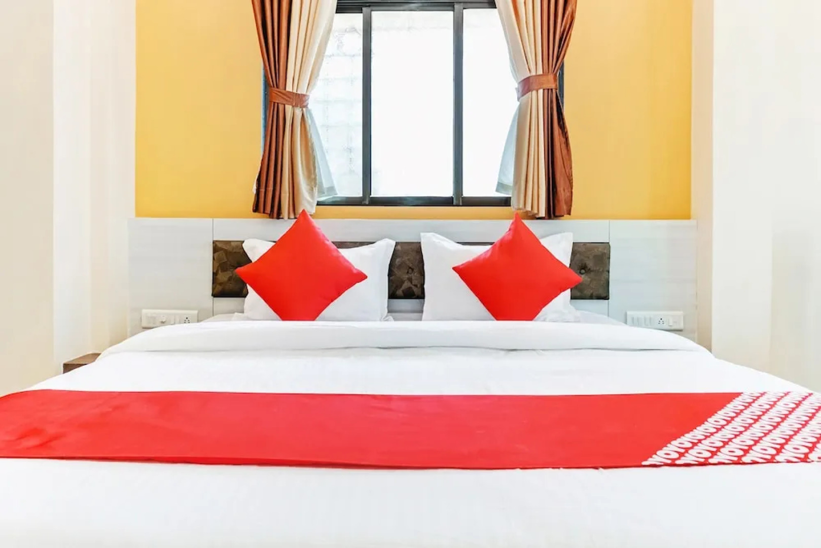 OYO 29634 Hotel Navalai Pride