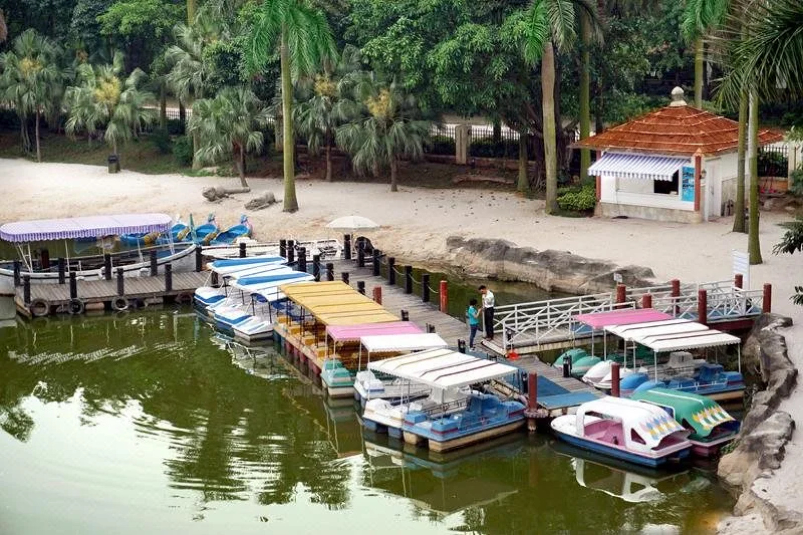 Clifford Golden Lake Hotel