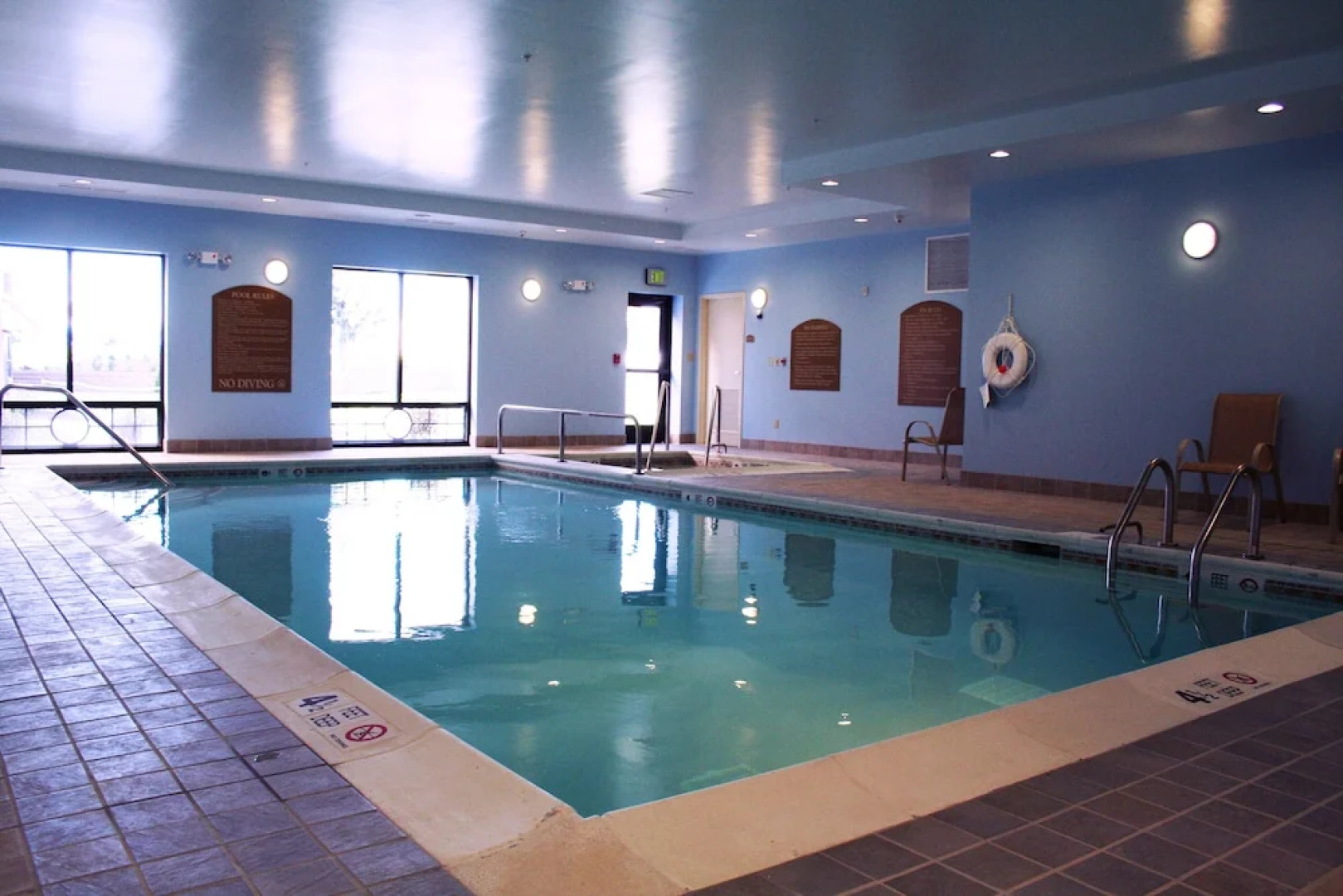 Holiday Inn Express Hotel & Suites Latham