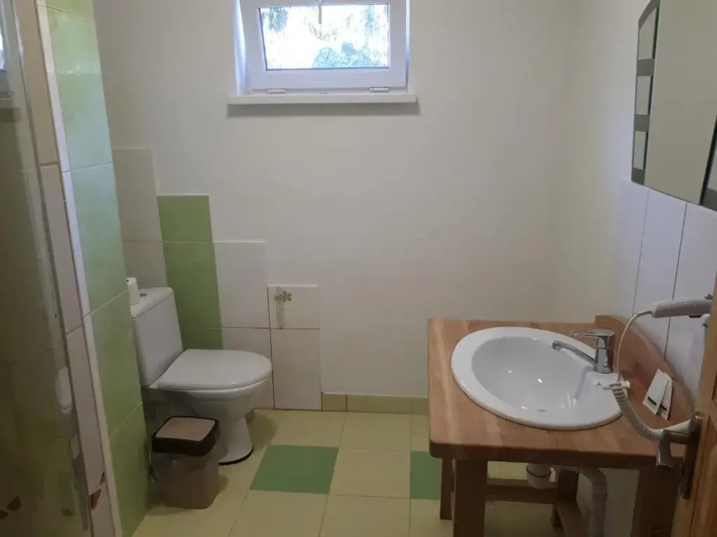 Готель RIVER HILL