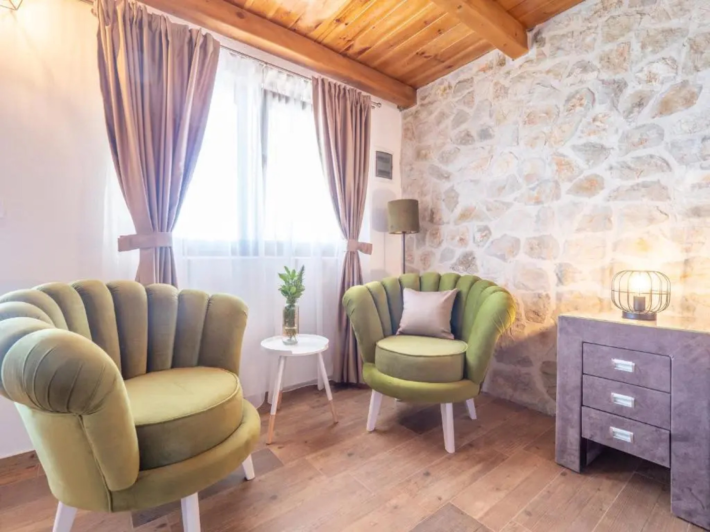 Harmonia Bungalows & Pool