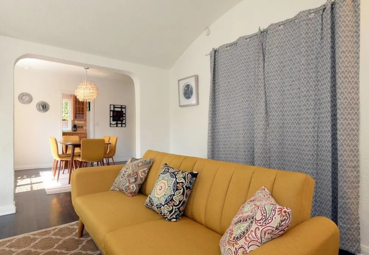 Ethnic Vibes in Weho Melrose - Walk To Everywhere