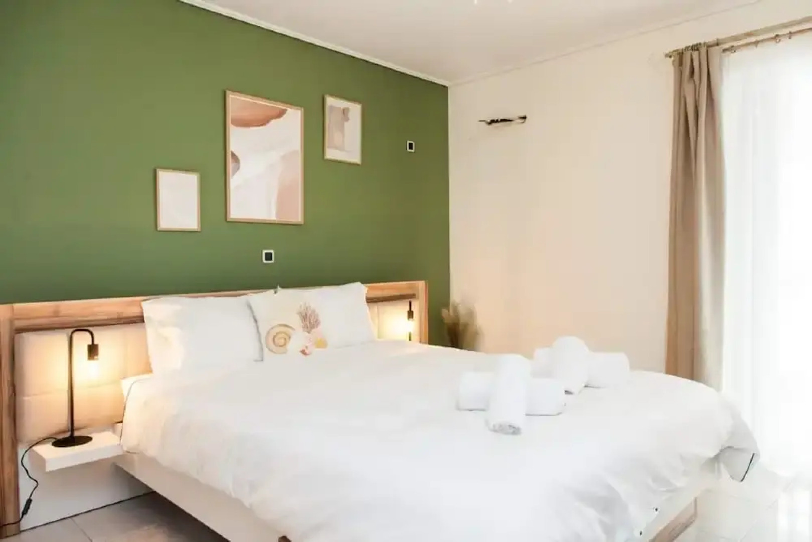 Elegant & Spacious  Apt. with Sea View