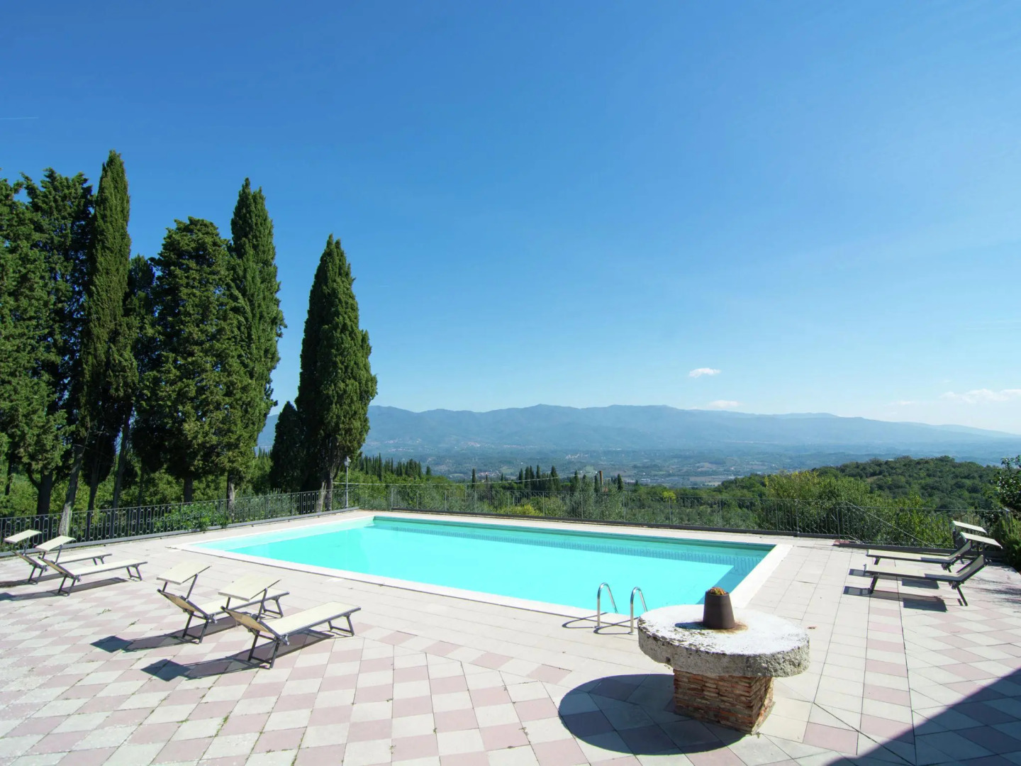 Scenic Stay Near Florence