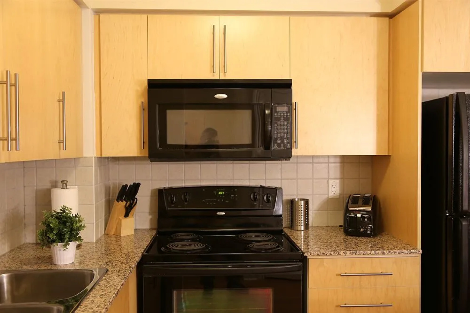 Sarkar Suites - 330 Burnhamthorpe Road