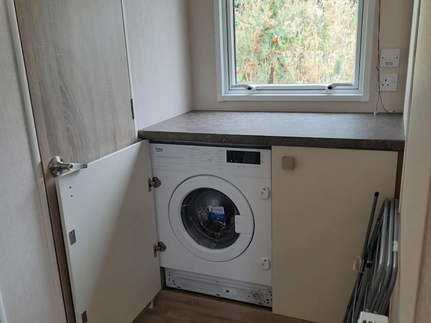 Impeccable 3-bed Cabin in Tattershall, UK