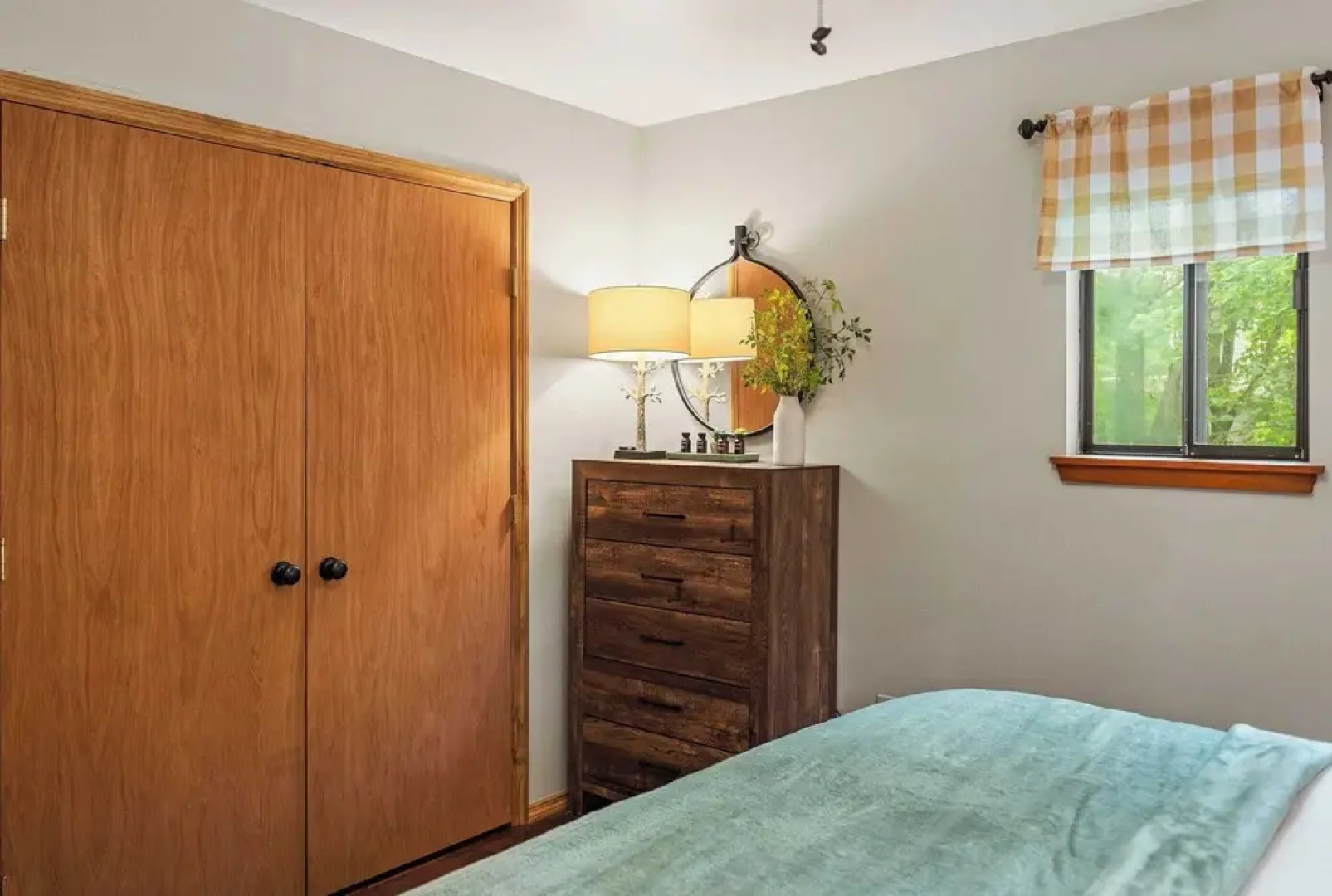 Moose Tracks by Avantstay Hot Tub, Game Room, Deck, Firepit