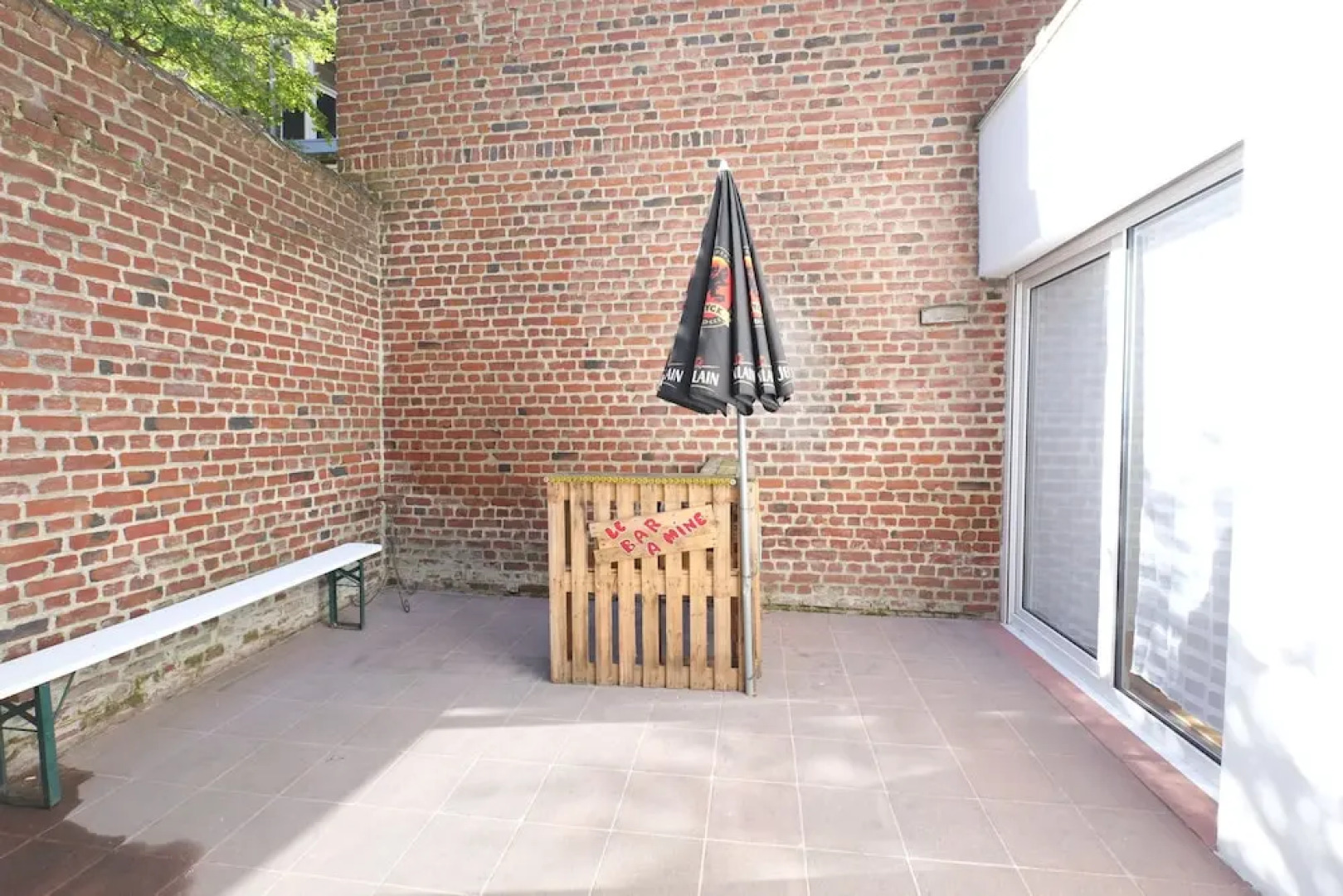 Escale de 80 m2 avec cour et parking