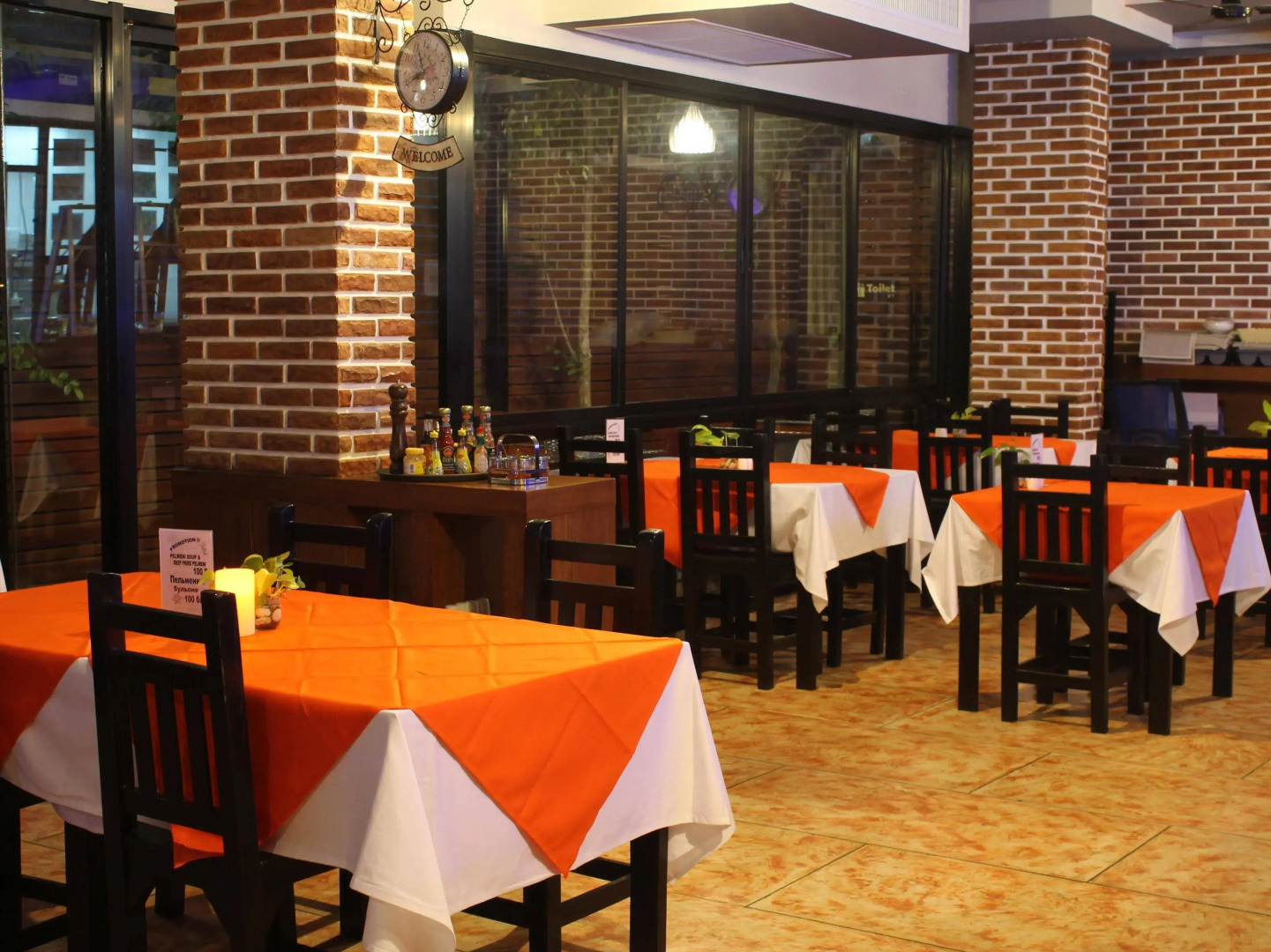 Easy Planet Phuket, Patong