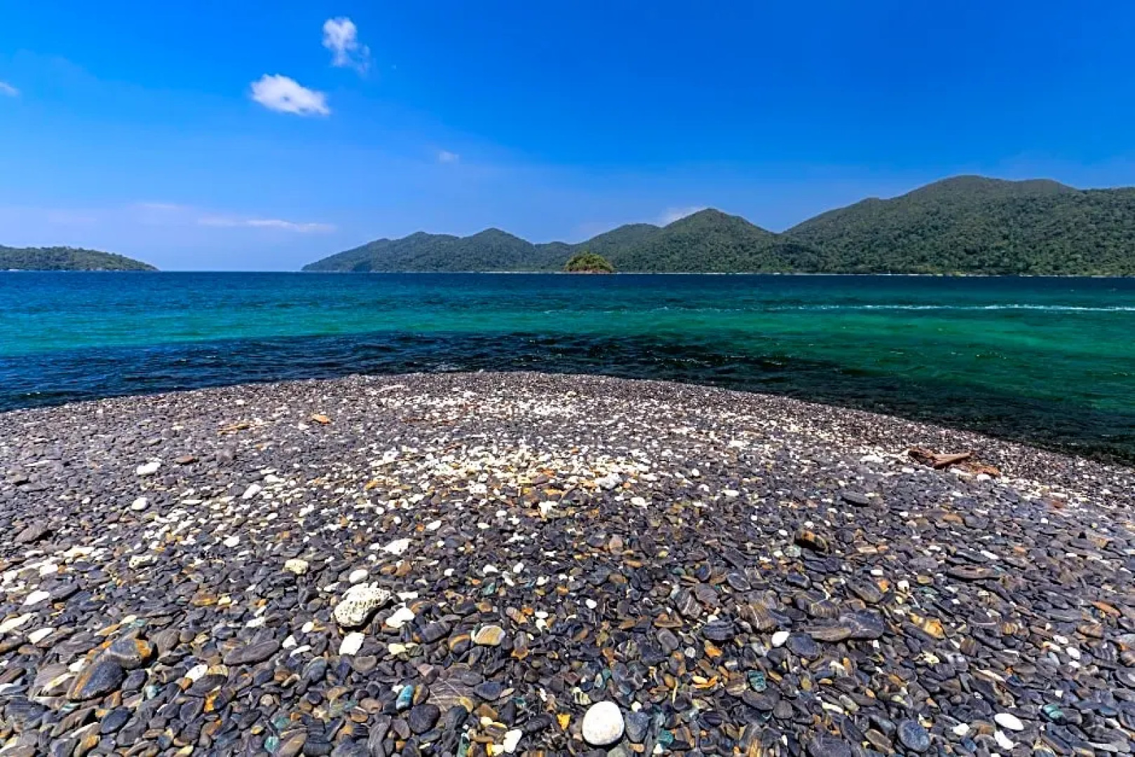 Lipe - Bloom Cafe and Hostel