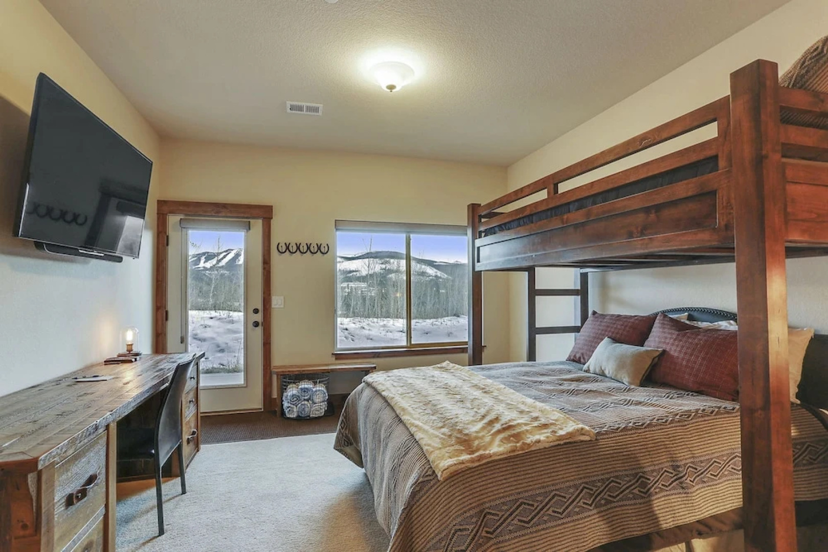 Rendezvous Lookout Point Luxury Chalets by Winter Park Escapes