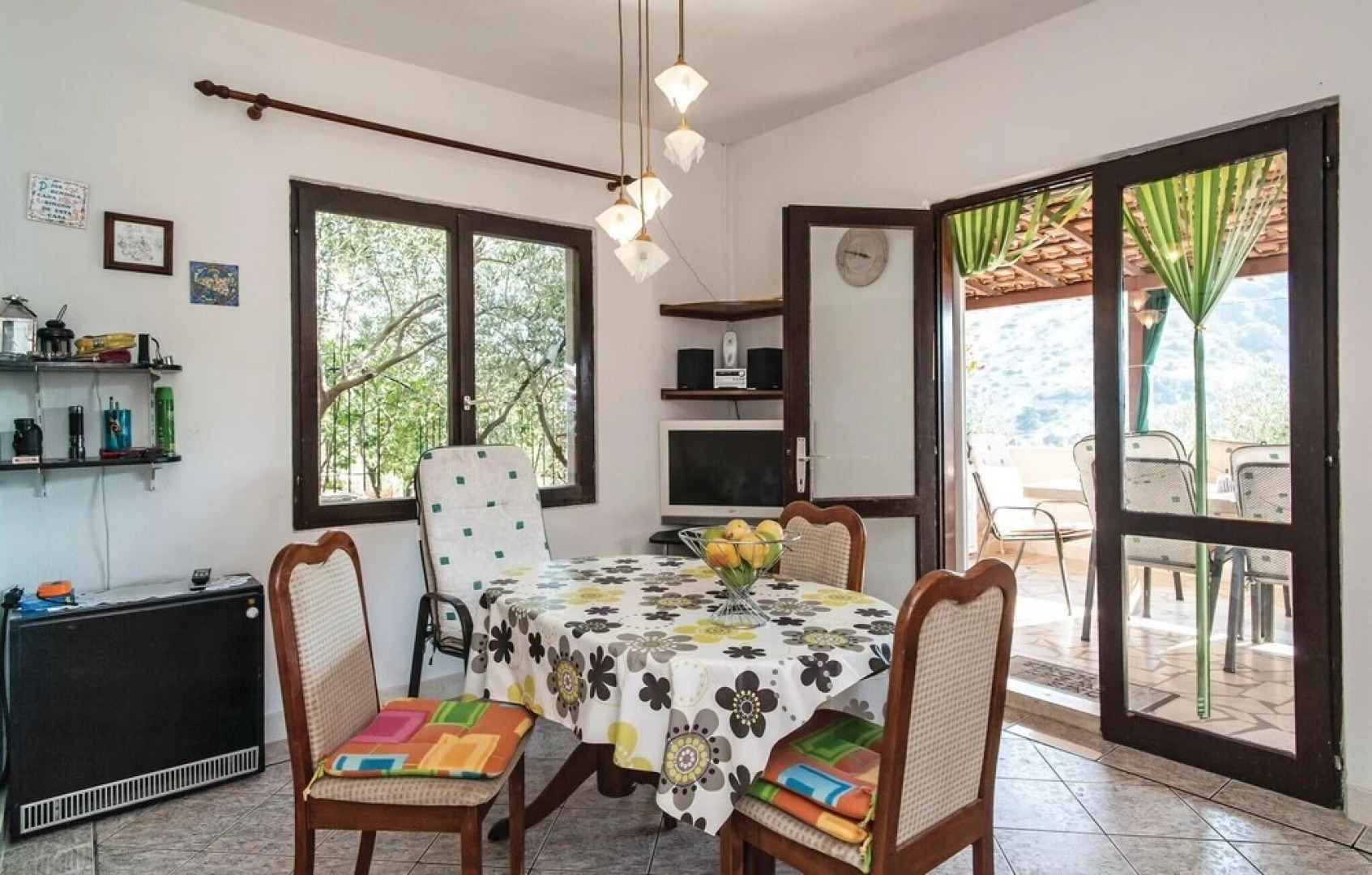 Nice Home in Vinisce With Wifi and 5 Bedrooms