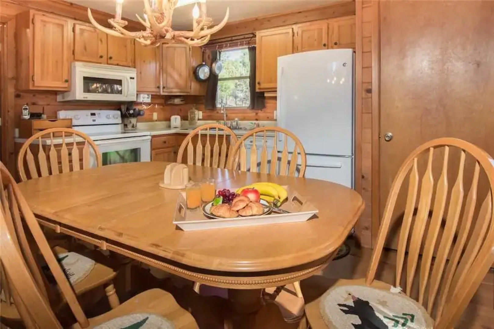 Moose Manor - Three Bedroom Cabin