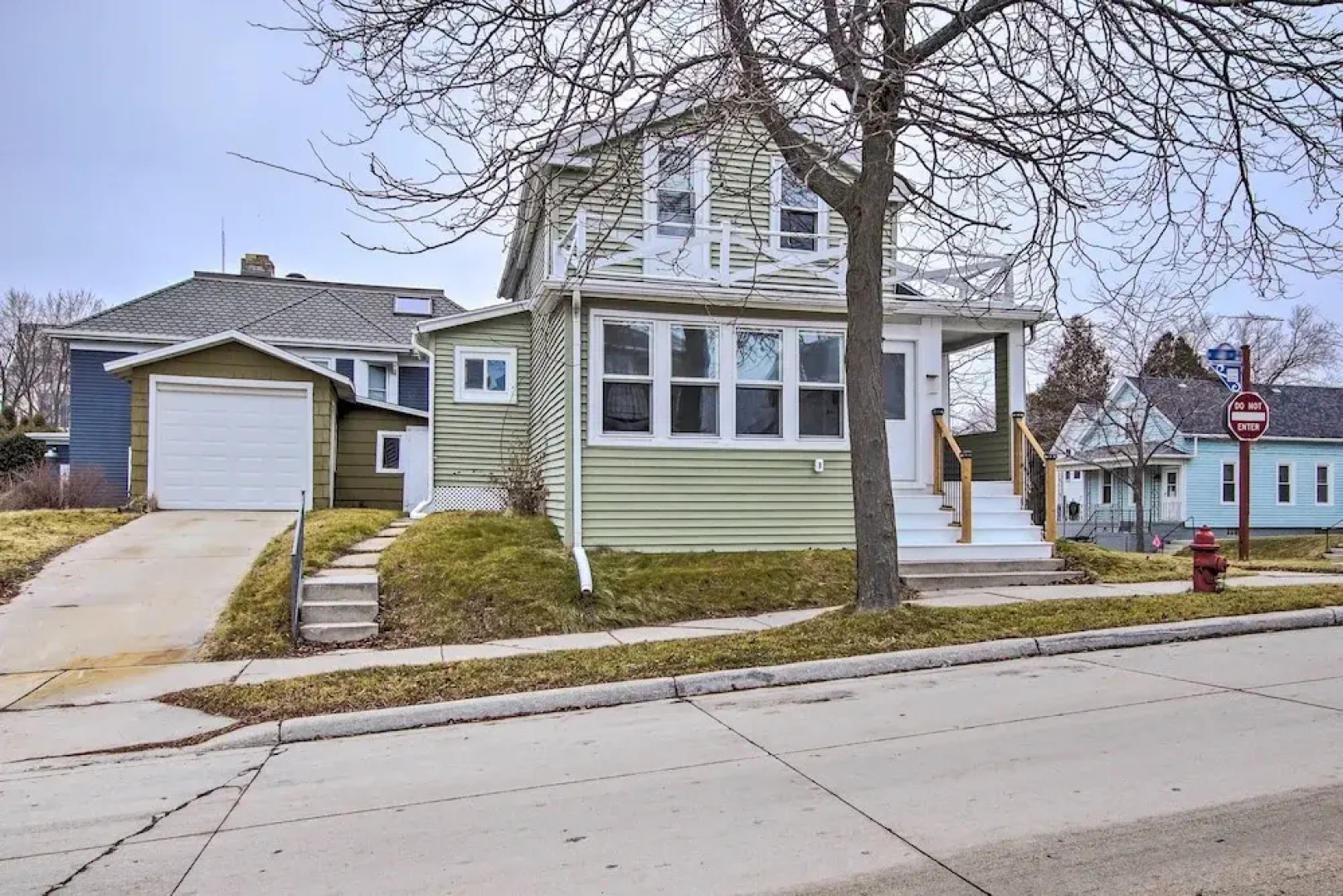 Family-friendly House: Walk to Lake Michigan!