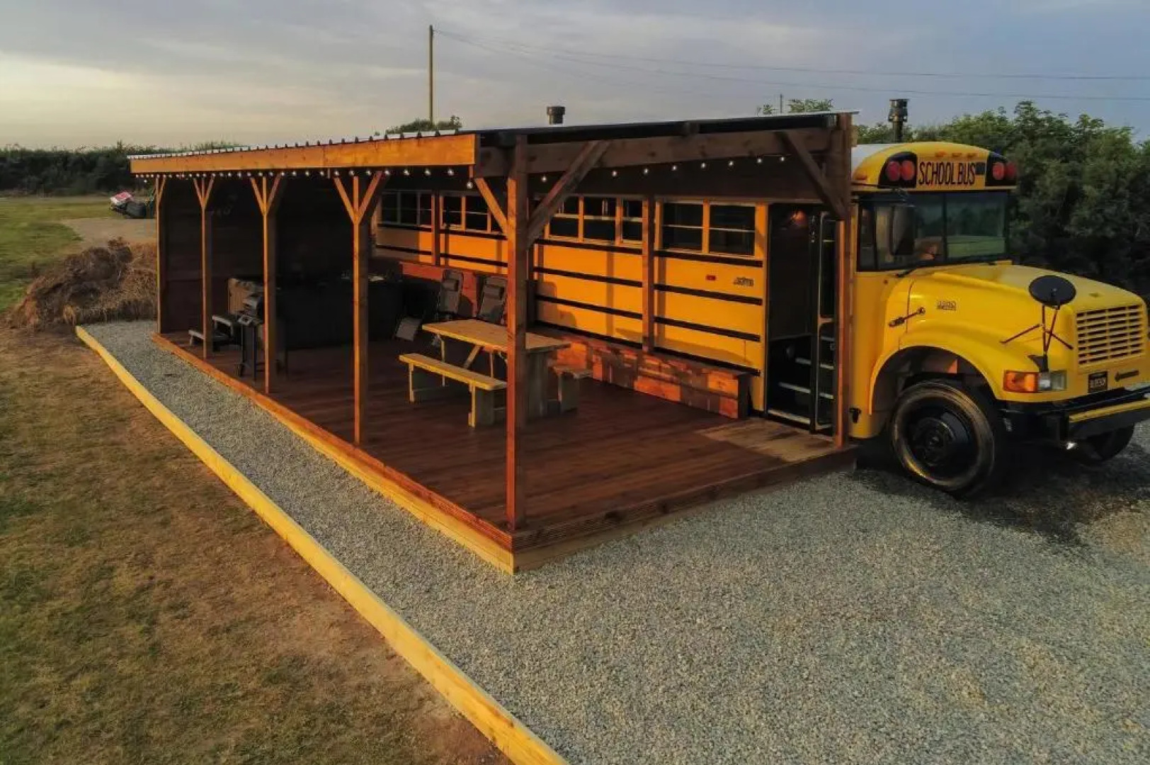 American School Bus - 1 Bedroom  - Blossom Farm - Tiers Cross
