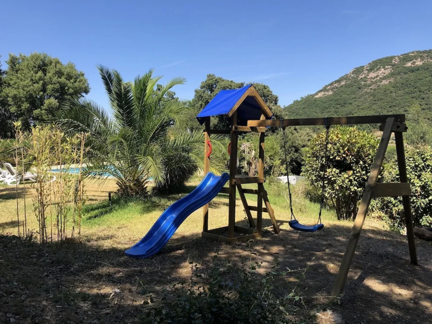 Captivating Villa in Le Plan-de-la-tour with Swimming Pool