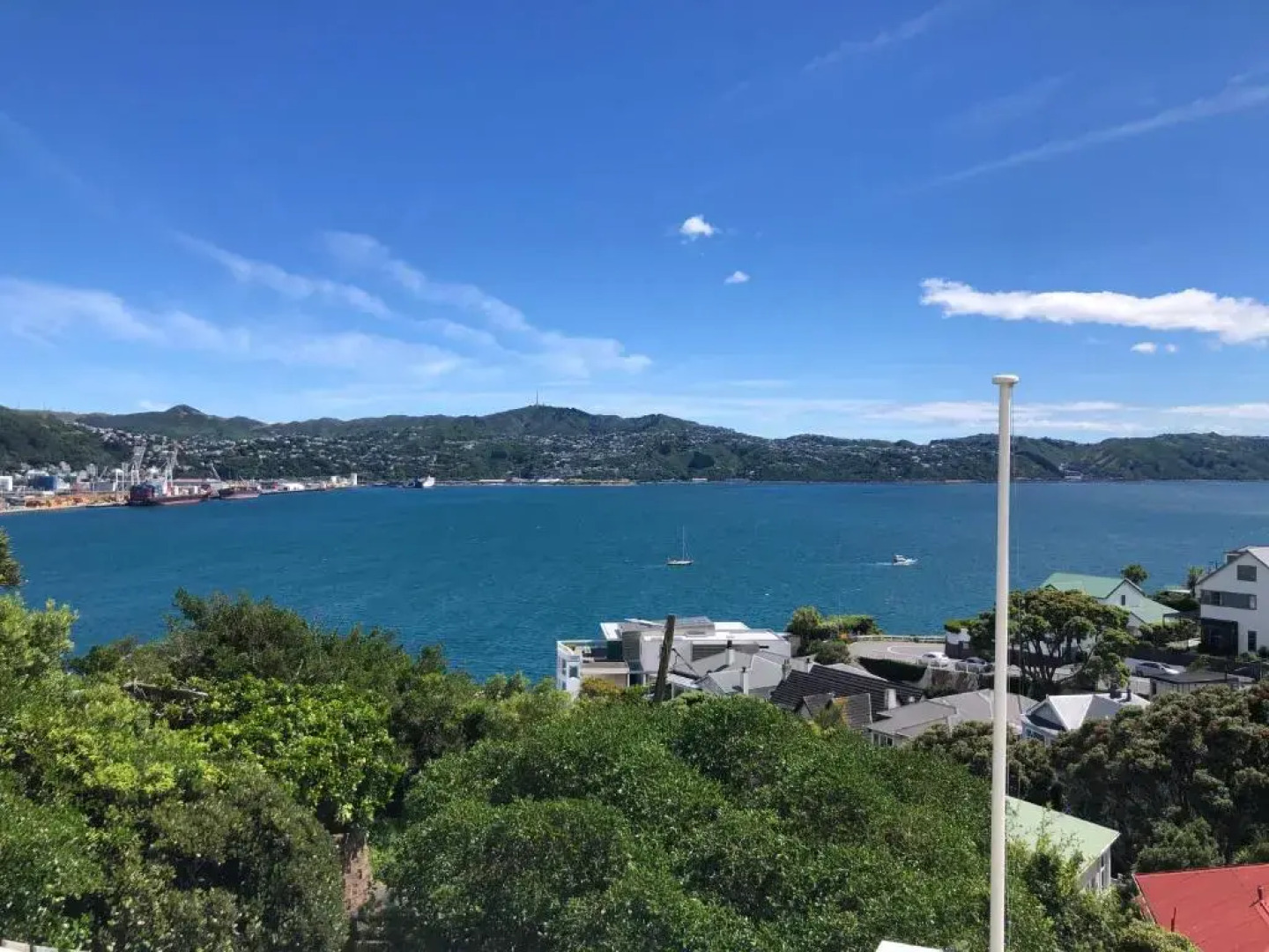 Private Luxurious Studio w Outdoor Living & Views!