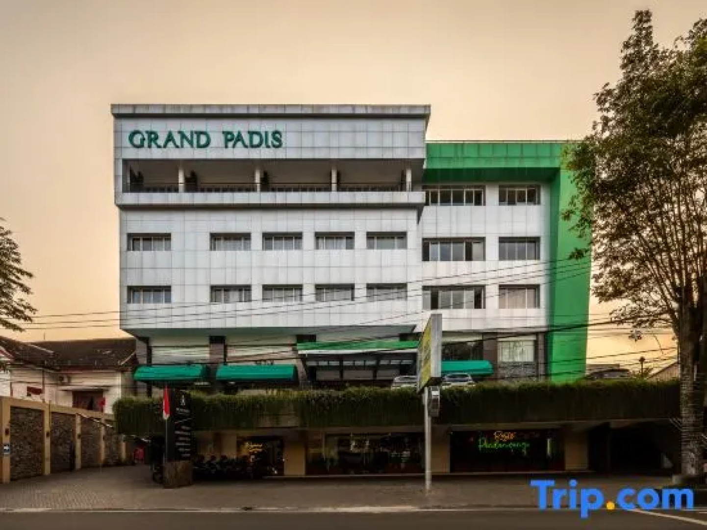 Grand Padis Hotel