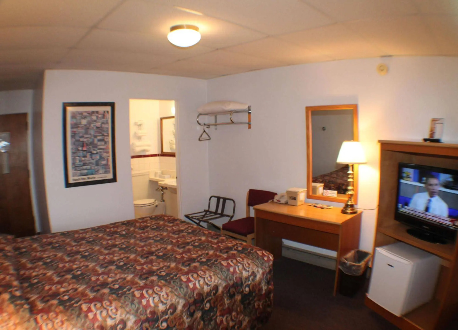 Budget Host Crestview Inn