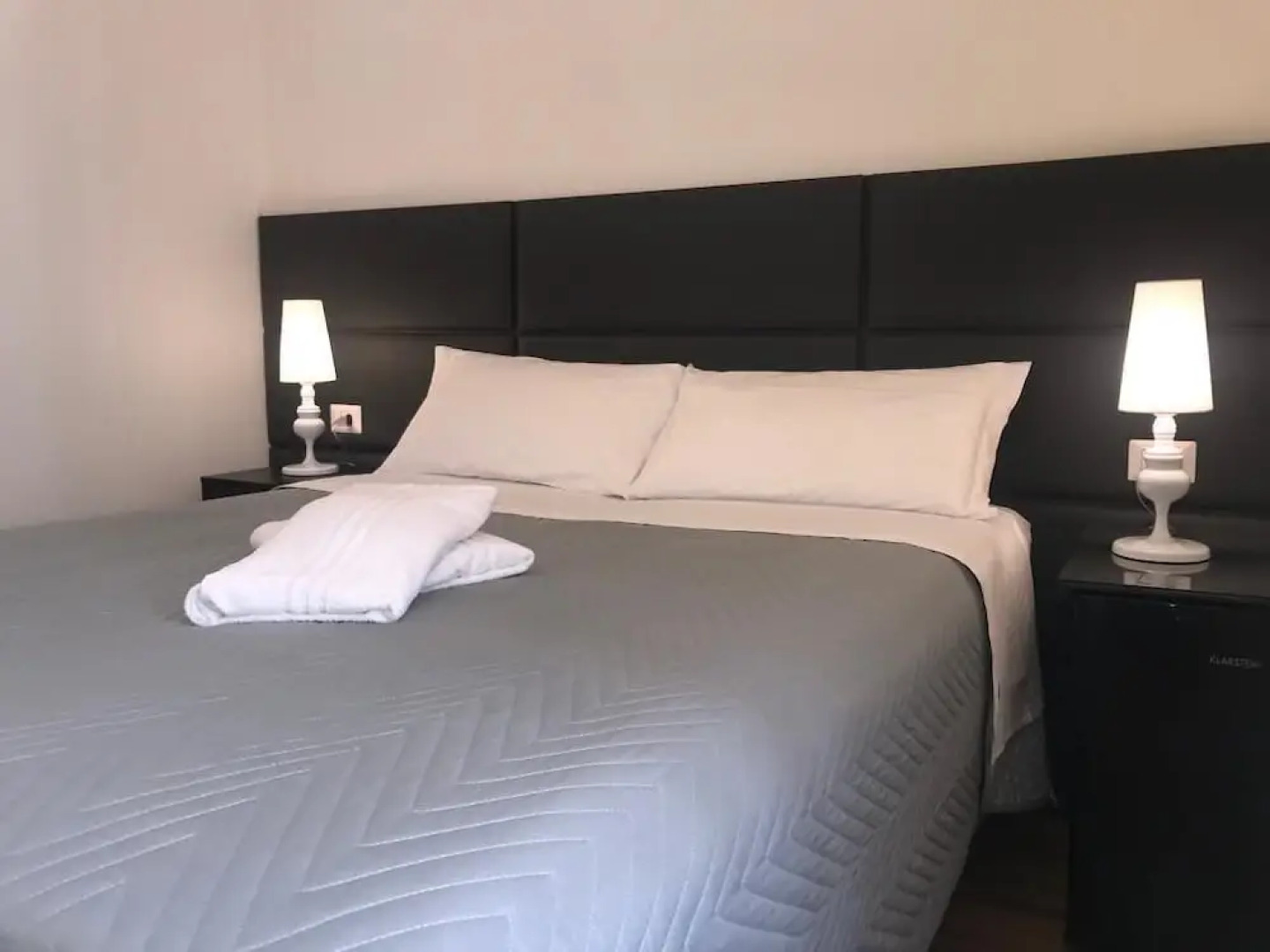 Motta Palace Apartments and Rooms