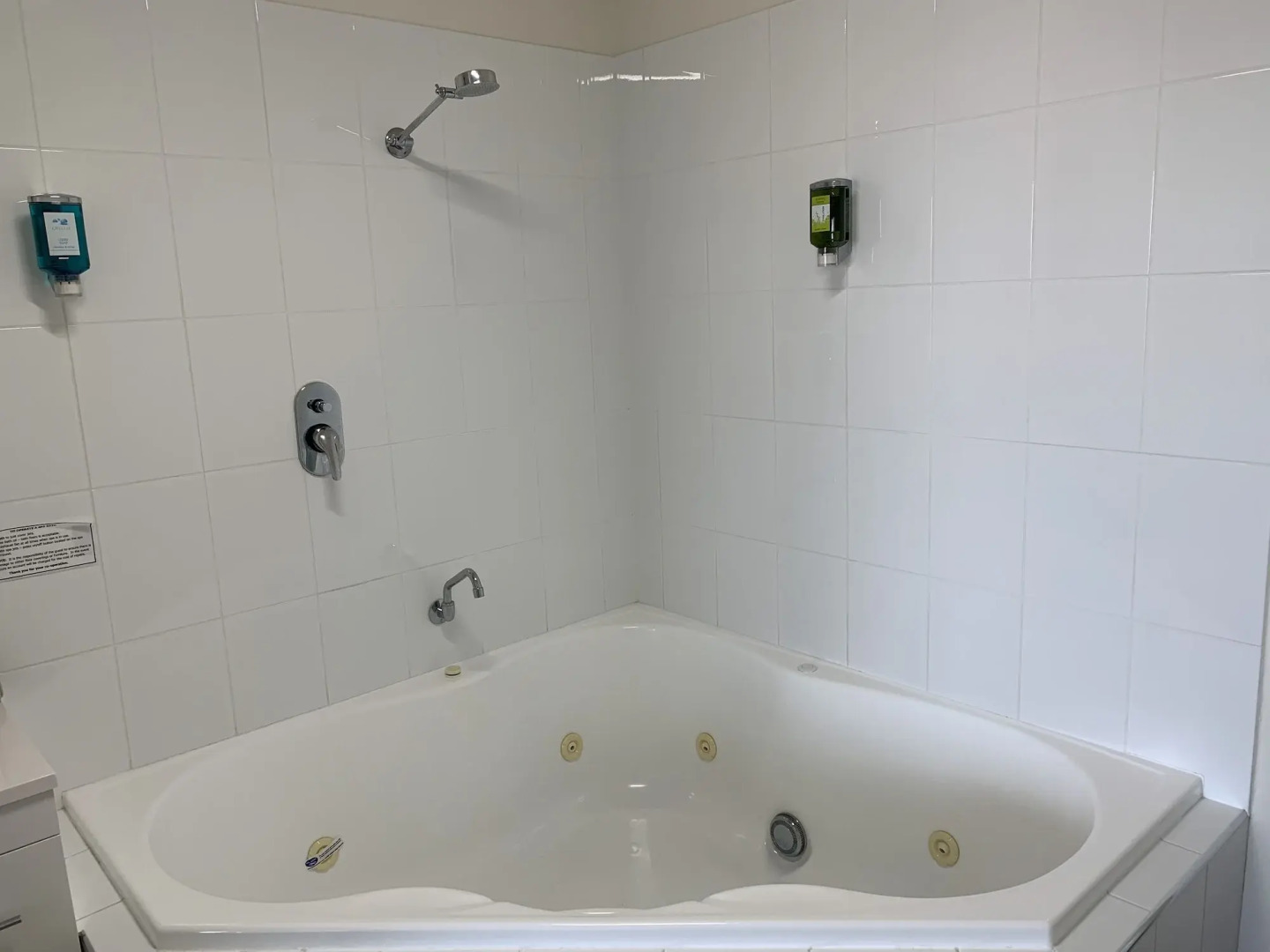 Adina Place Motel Apartments