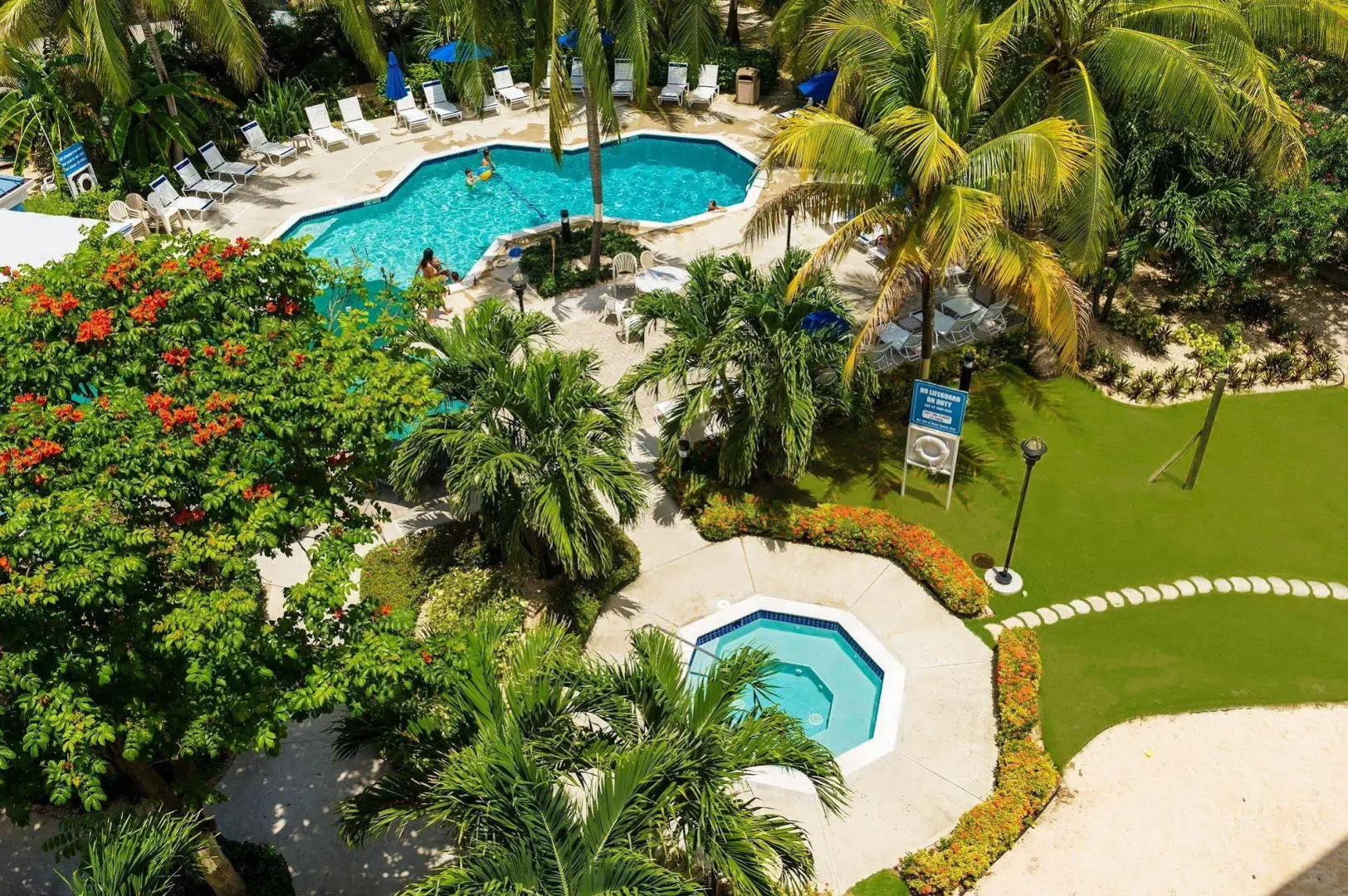 Hampton by Hilton Grand Cayman Seven Mile Beach