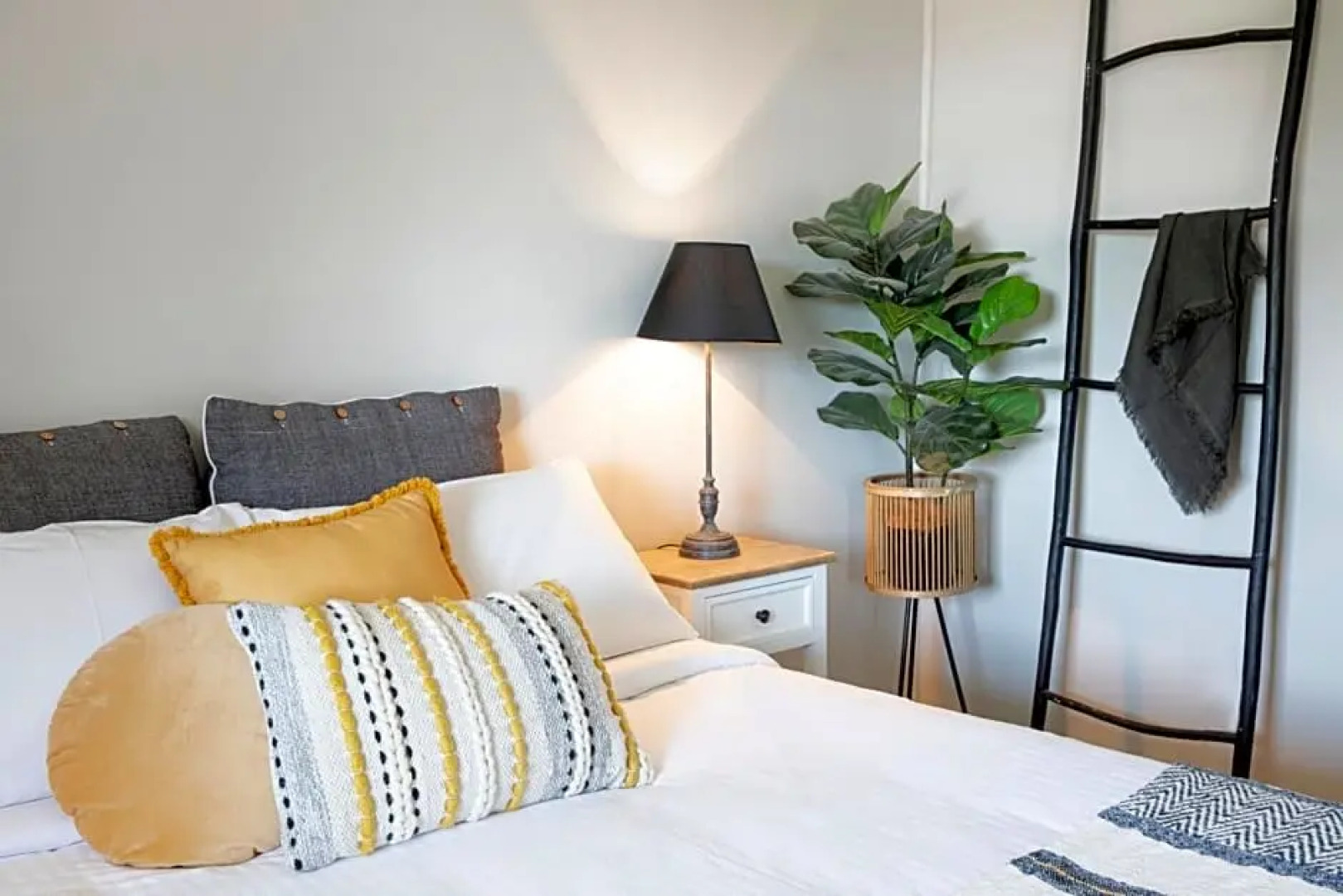 Robertson Public House