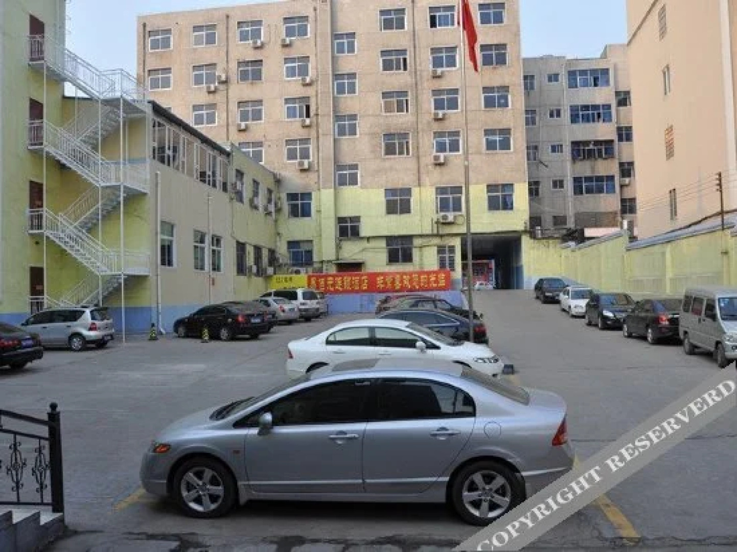 Dengfeng Yibaiyuan Hotel